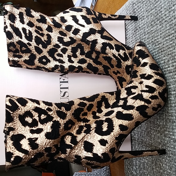 JustFab Leopard "Shylan" Stiletto Booties- Excellent Condition! Sz 7.5 - Picture 2 of 8